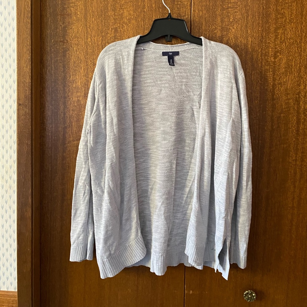 Size M Gap Grey Knit Cardigan